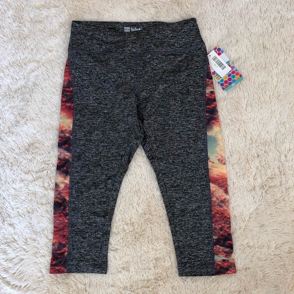LuLaRoe Jade Capri Exercise Pants - Small